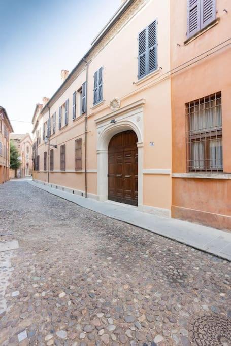 Palazzo Sabbioni Appartamento Lusso Due Camere Soggiorno Cucina Φεράρα Εξωτερικό φωτογραφία