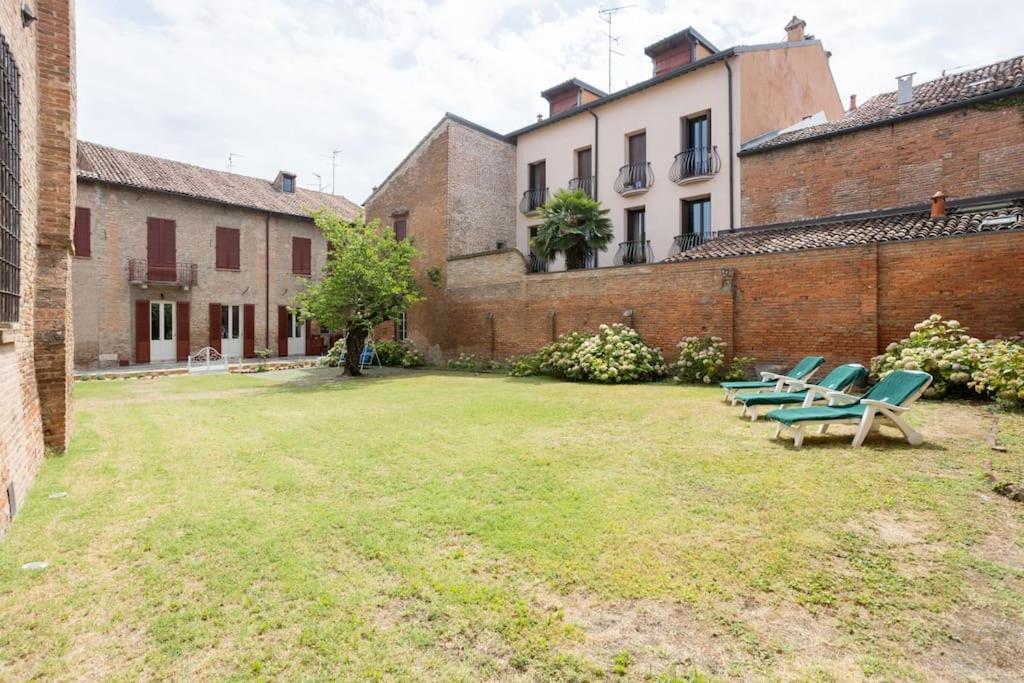 Palazzo Sabbioni Appartamento Lusso Due Camere Soggiorno Cucina Φεράρα Εξωτερικό φωτογραφία